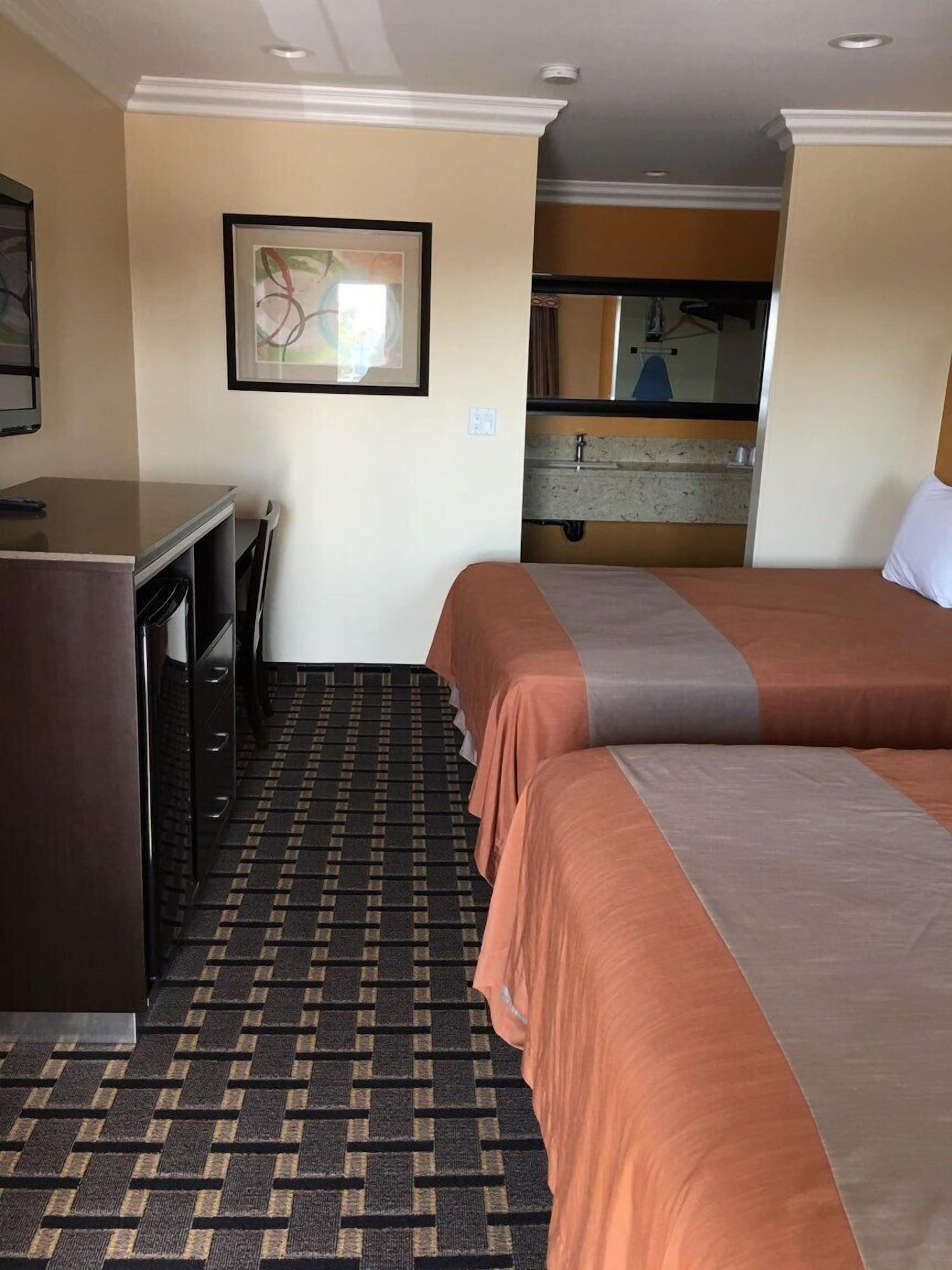 Ontario Inn & Suites Монклер Экстерьер фото