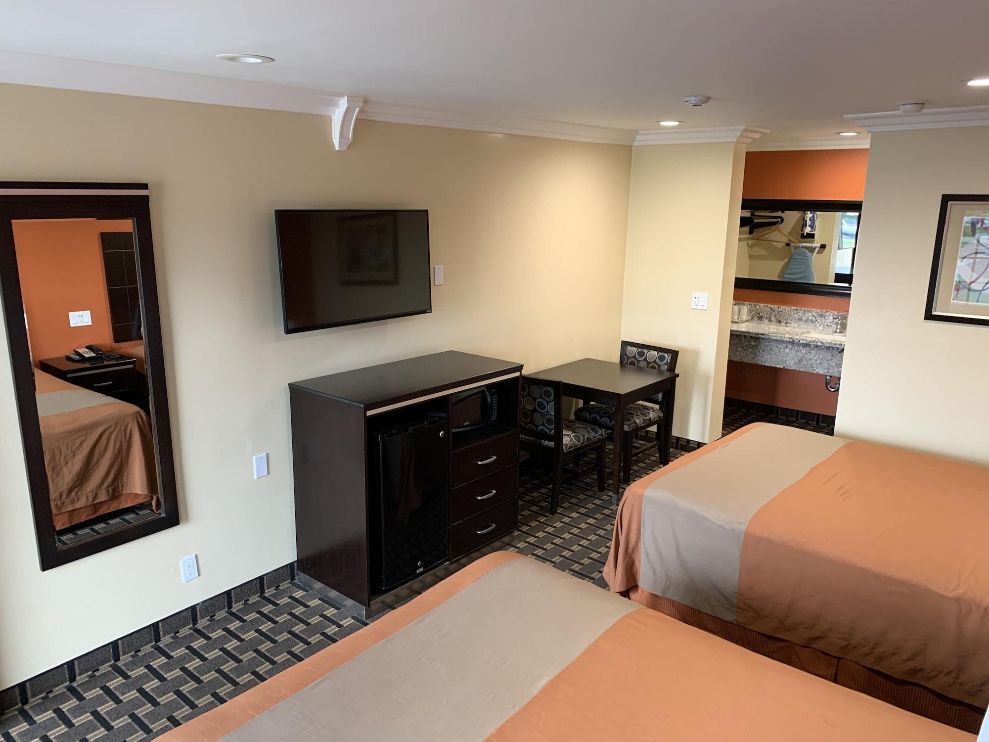 Ontario Inn & Suites Монклер Экстерьер фото