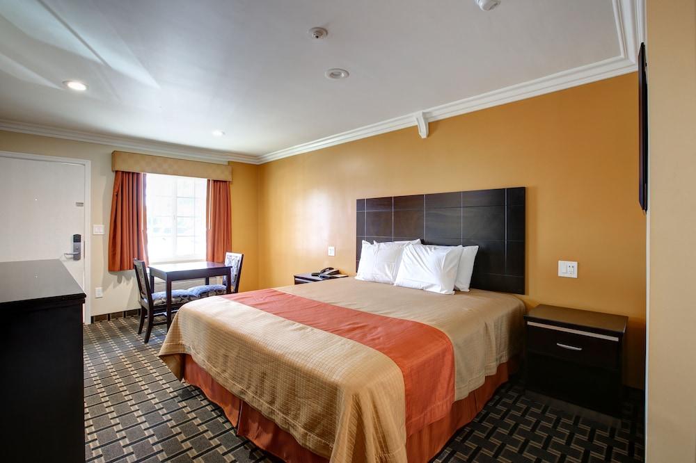 Ontario Inn & Suites Монклер Экстерьер фото
