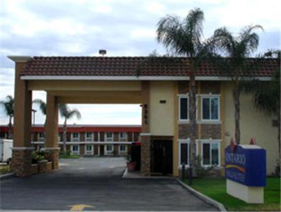 Ontario Inn & Suites Монклер Экстерьер фото